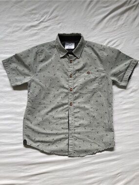 Light Gray Short Sleeve Button-Up Shirt w/Print | Boys 8 (Small) | Level Ten